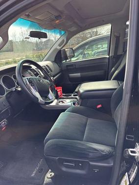 2017 Toyota Sequoia SR5