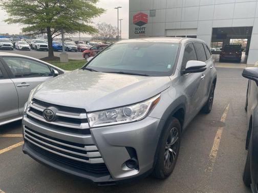 2019 Toyota Highlander LE I4