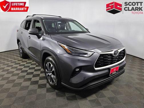 Magnetic Gray Metallic 2023 Toyota Highlander XLE