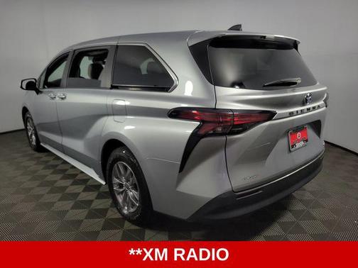 Celestial Silver Metallic 2022 Toyota Sienna LE