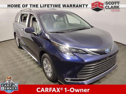 2024 Toyota Sienna XLE 8 Passenger