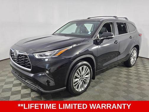 2023 Toyota Highlander Platinum