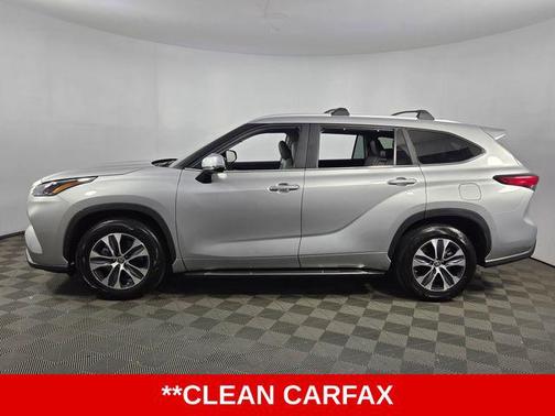 Celestial Silver Metallic 2023 Toyota Highlander XLE