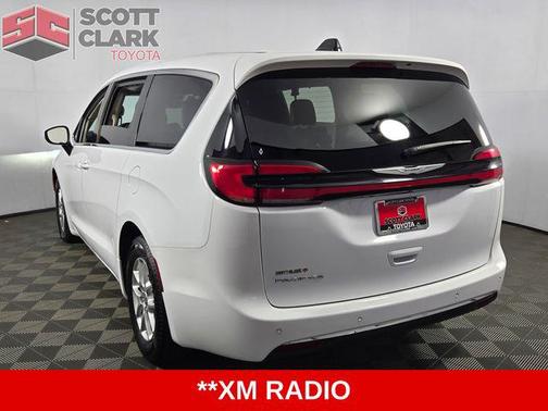 Bright White Clearcoat 2023 Chrysler Pacifica Touring L