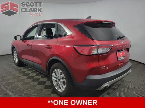 Rapid Red Metallic Tinted Clearcoat 2021 Ford Escape SE