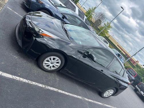 Black 2020 Toyota Prius LE