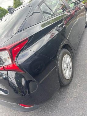 Black 2020 Toyota Prius LE