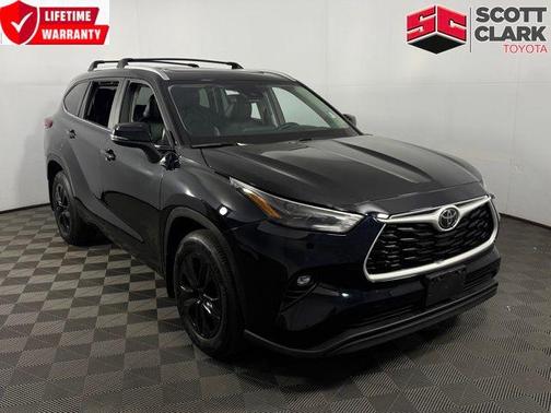 Midnight Black Metallic 2023 Toyota Highlander XLE
