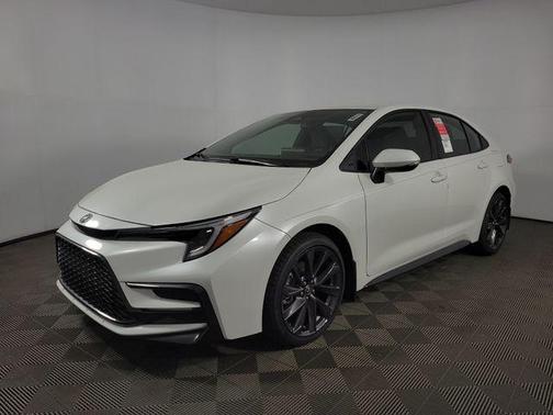 Wind Chill Pearl 2026 Toyota Corolla SE