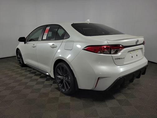 Wind Chill Pearl 2026 Toyota Corolla SE