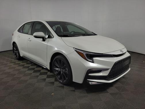 Wind Chill Pearl 2026 Toyota Corolla SE
