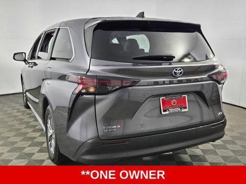 2025 Toyota Sienna XLE