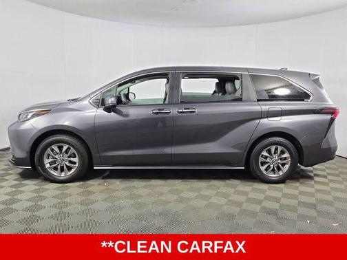 2025 Toyota Sienna XLE