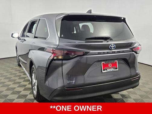 2025 Toyota Sienna XLE