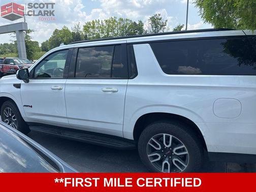 2023 GMC Yukon XL 4WD AT4