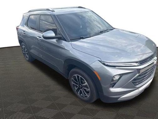 Sterling Gray Metallic 2025 Chevrolet Trailblazer LT