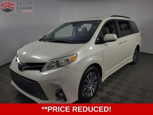 2018 Toyota Sienna XLE