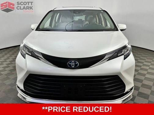 2023 Toyota Sienna XLE 7 Passenger