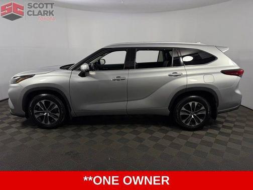 2022 Toyota Highlander Hybrid XLE
