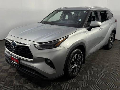 2022 Toyota Highlander Hybrid XLE