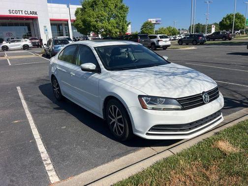 White 2017 Volkswagen Jetta 1.4T SE