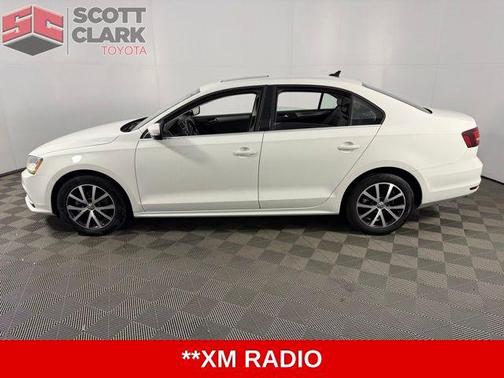 Pure White 2017 Volkswagen Jetta 1.4T SE