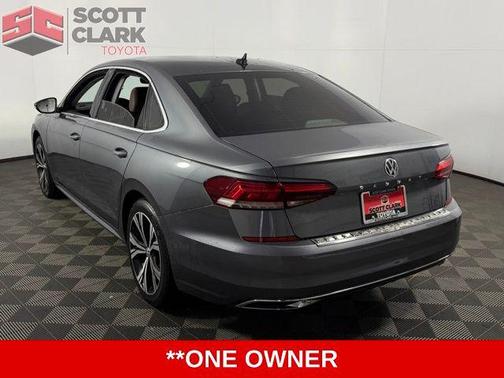 2022 Volkswagen Passat 2.0T SE