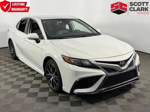 Ice 2023 Toyota Camry SE
