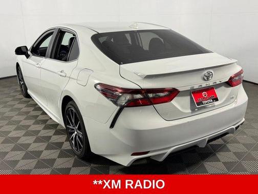 Ice 2023 Toyota Camry SE