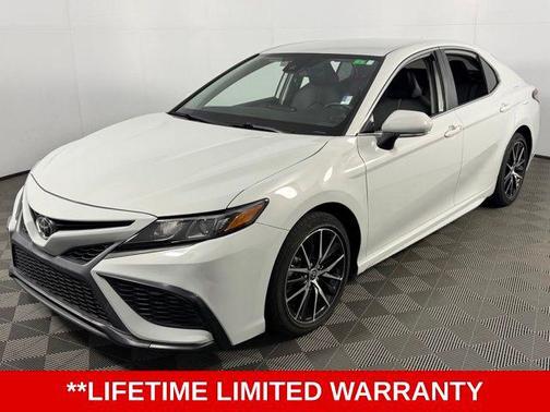 Ice 2023 Toyota Camry SE