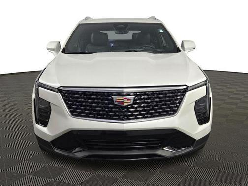 Crystal White Tricoat 2024 Cadillac XT4 Sport
