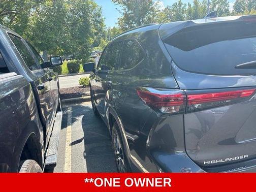 Magnetic Gray Metallic 2020 Toyota Highlander Hybrid XLE