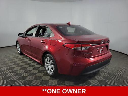 Pearl 2025 Toyota Corolla LE