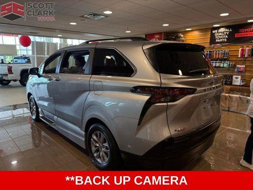 2025 Toyota Sienna XLE 7 Passenger