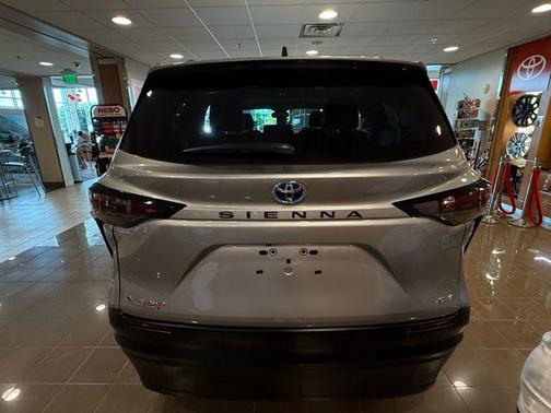 2025 Toyota Sienna XLE 7 Passenger