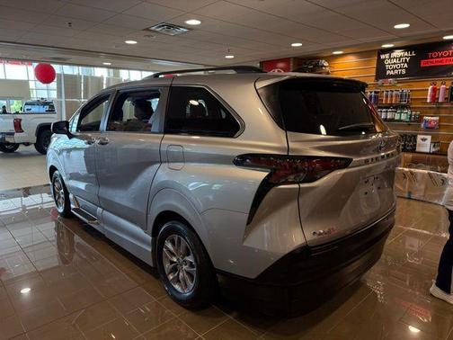 2025 Toyota Sienna XLE 7 Passenger