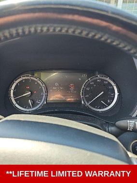 Midnight Black Metallic 2022 Toyota Highlander XLE
