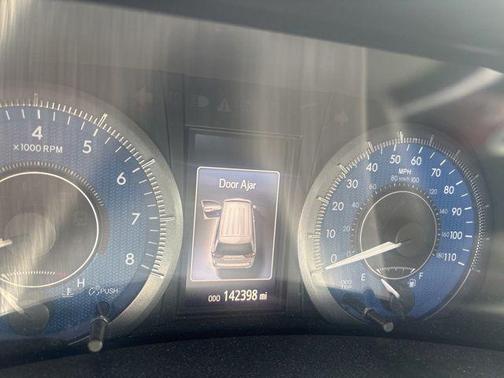 Silver Sky 2015 Toyota Sienna XLE Premium