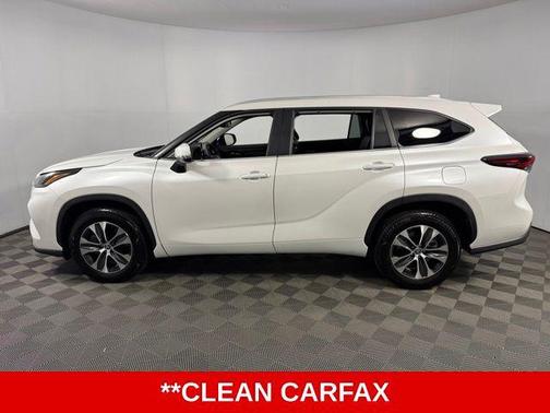 Pearl 2025 Toyota Highlander XLE