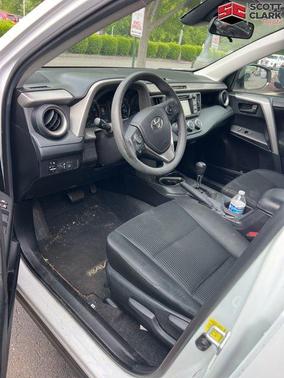 Super White 2018 Toyota RAV4 LE