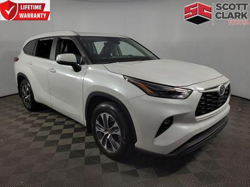 Wind Chill Pearl 2025 Toyota Highlander XLE