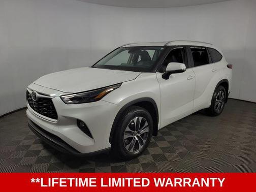 Wind Chill Pearl 2025 Toyota Highlander XLE