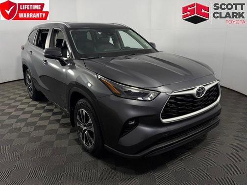 2025 Toyota Highlander Hybrid XLE