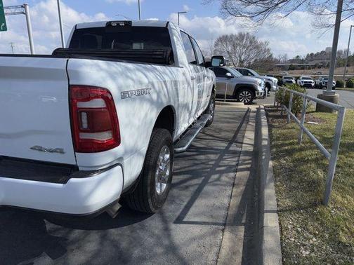 2022 RAM 3500 Big Horn Crew Cab 4x4 6'4' Box