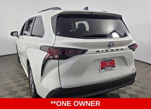 2024 Toyota Sienna XLE
