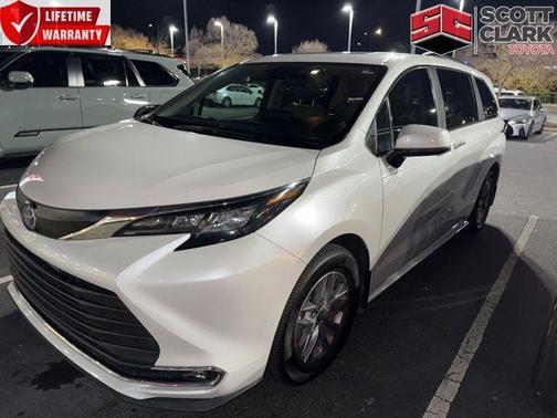 2024 Toyota Sienna XLE
