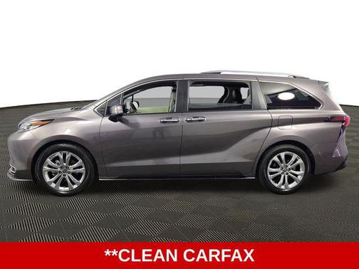 2022 Toyota Sienna Platinum