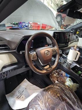 2022 Toyota Sienna Platinum