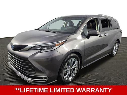 2022 Toyota Sienna Platinum