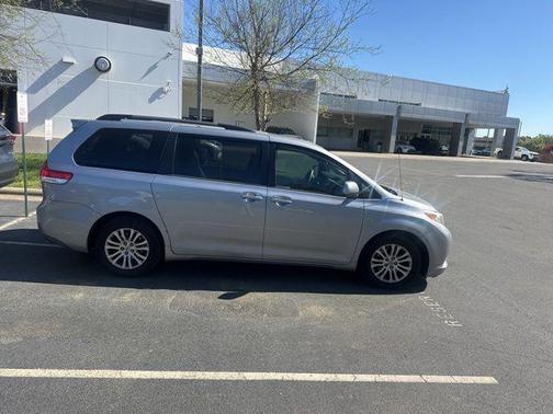 2013 Toyota Sienna 